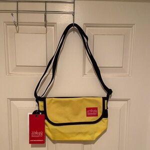 NWT Manhattan Portage XXS Nylon Messenger Yellow Bag Crossbody Strap TWCH-6436US